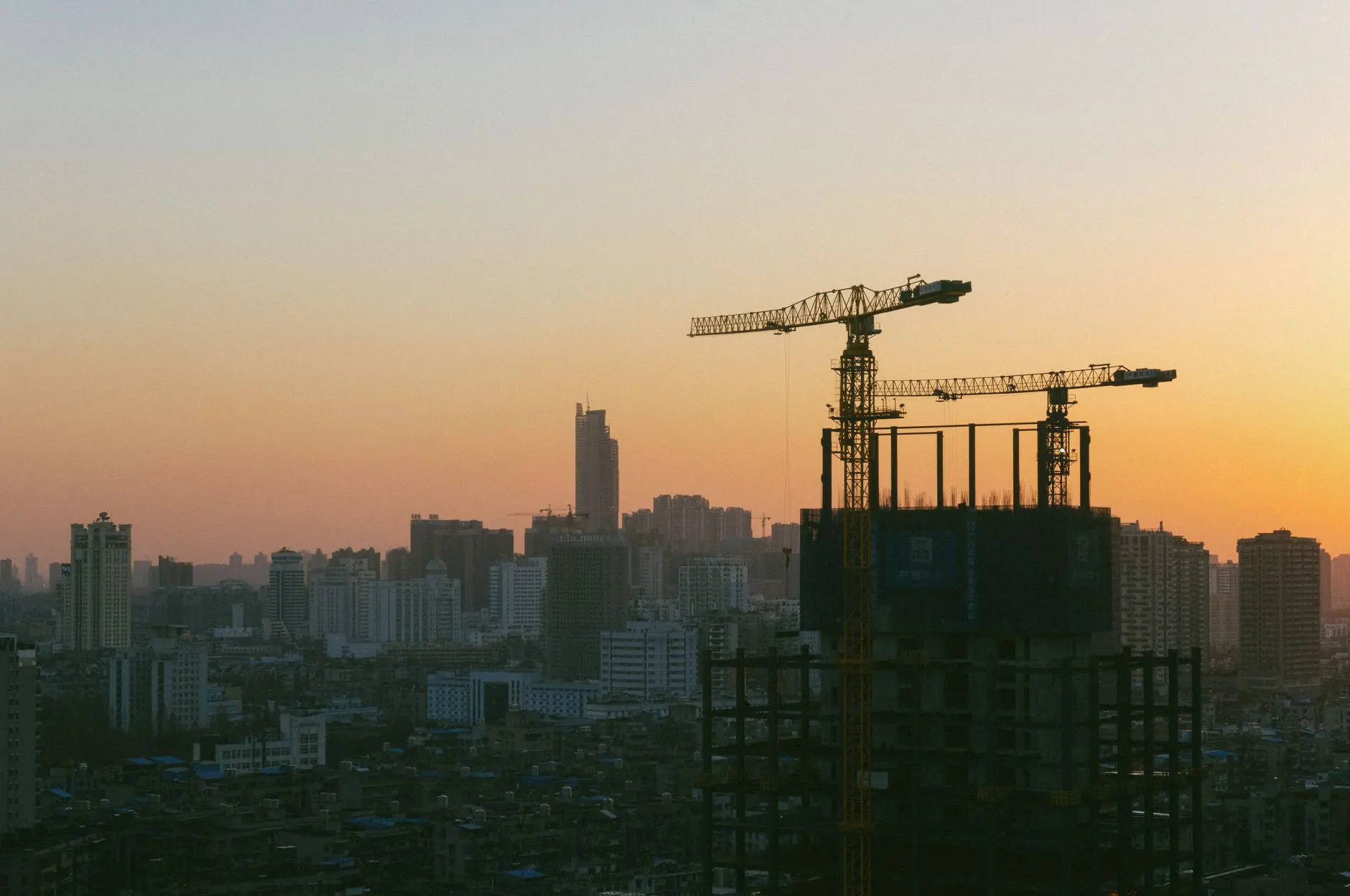 VPN网关在跨地域企业网络中的部署实践与性能优化